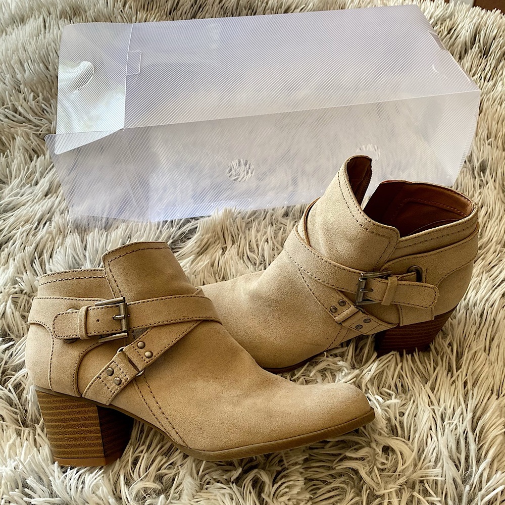 Indigo Rd. Suede Ankle Booties